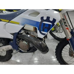 PROTECTION DE POT KTM / HUSQVARNA / GASGAS CARBONE 250TBI / 300 TBI / 250 TEI / 300 TEI / 250 EC / 300 EC 2024-2026